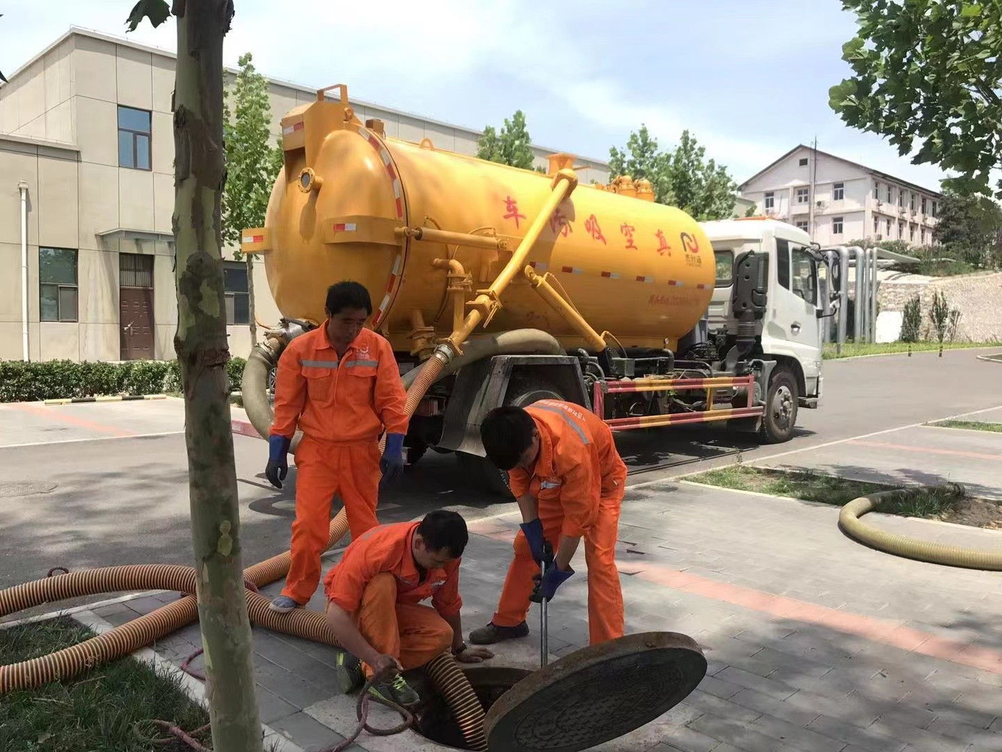 天门化粪池清理与5-8吨吸粪车施工效率分析